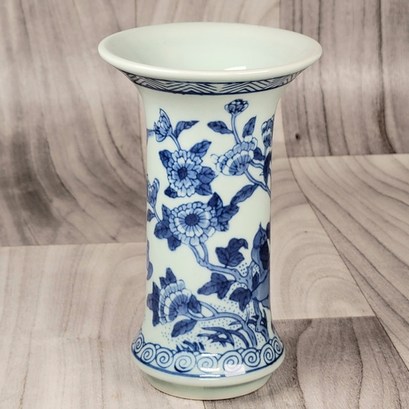 Andrea by Sadak Vase Blue and White Porcelain w/ Flowers and Birds 6” Vintage - Picture 1 of 9